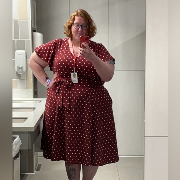 Meet your Posher, Lisa - Picture 3 of 4